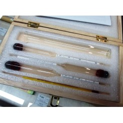 Набор ареометров АСП-3, 0-40, 40-70, 70-100 + термометр+колба, в деревянной коробке